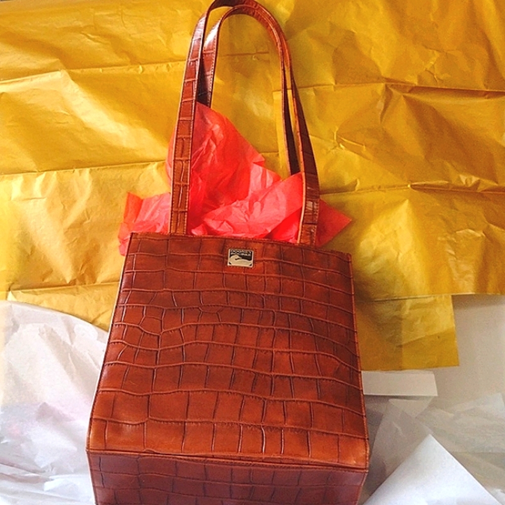 Dooney Bourke Classic Pristine Retro Leather Croc🐊 Embossed 🛍️ - Picture 3 of 9